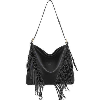 Large Capacity Rivet Shoulder Messenger Large Soft Trendy Bag